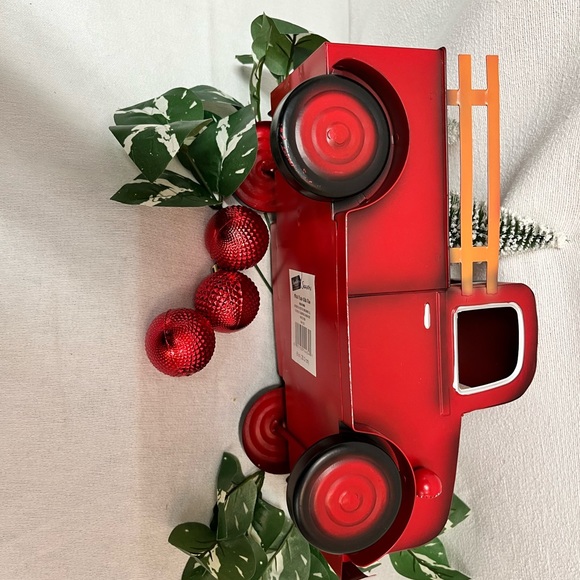 NWT Signature Select Seasons Metal truck with trees! #55 - Picture 6 of 7